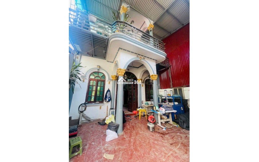 Bán nhà 2 tầng Hương - Mạc - Từ Sơn quanh 2 tỷ ô tô vào nhà