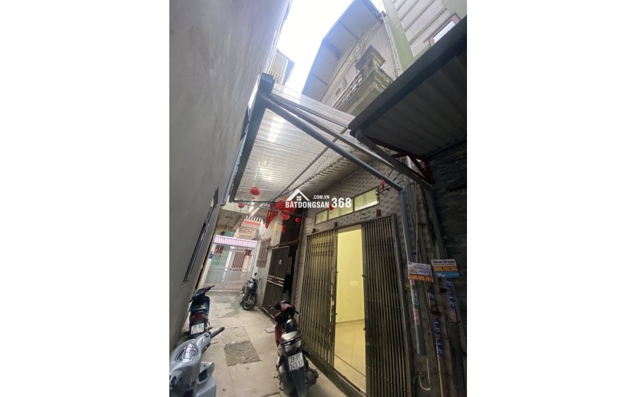 Bán nhà riêng Yên Nghĩa, 130 triệu/m2, 38,5m2, 2PN + 2WC, sát chợ , sát kdt