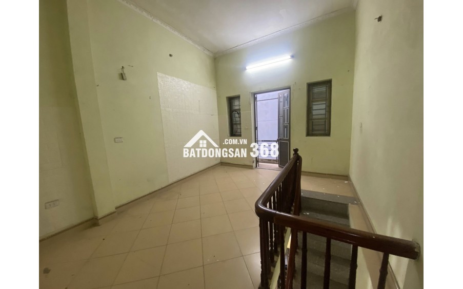 Bán nhà riêng Yên Nghĩa, 130 triệu/m2, 38,5m2, 2PN + 2WC, sát chợ , sát kdt
