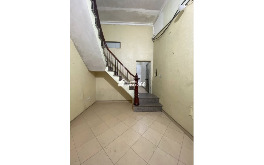 Bán nhà riêng Yên Nghĩa, 130 triệu/m2, 38,5m2, 2PN + 2WC, sát chợ , sát kdt