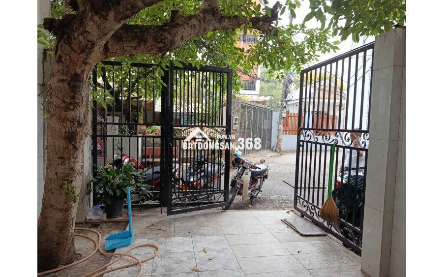 Chính chủ tự xấy,  cần bán gấp nhà LÔ GÓC 70m2 đường số 102 Quận 9 HXH ngủ trong nhà