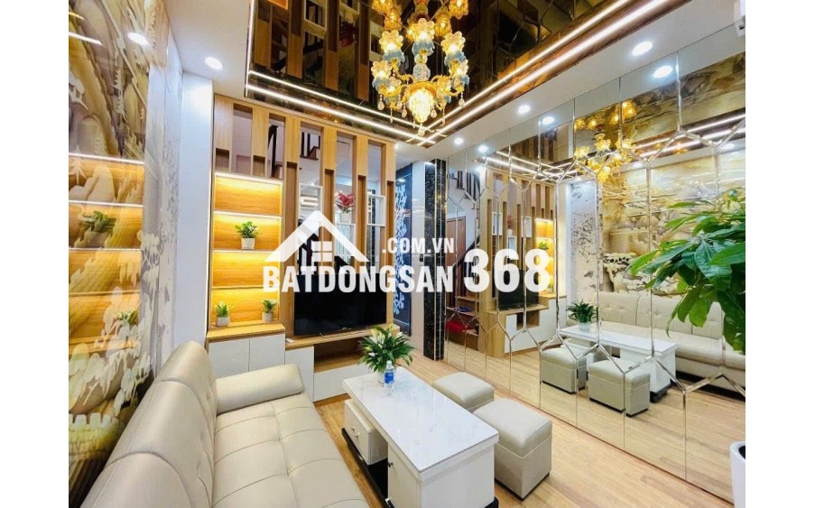 Trung tâm Cầu Giấy, full tiện ích, 3 thoáng, nội thất xa hoa, 31m, 8 tỷ