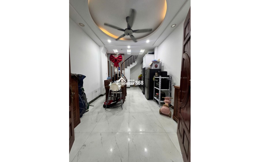 Lê Đức Thọ, Nam Từ Liêm, 1 nhà ra mặt ngõ, 20m ra phố, full nội thất, sổ nở hậu, 31m, 7.5 tỷ