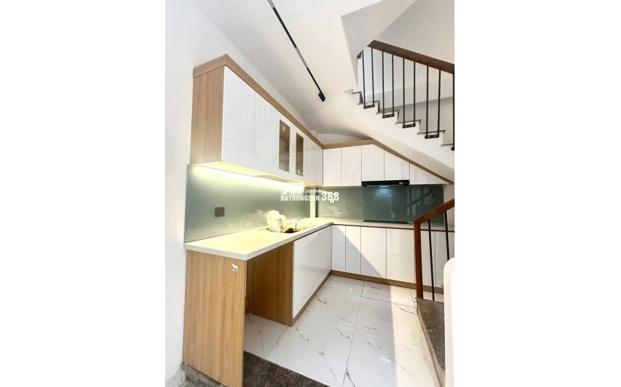 Phạm Văn Đồng, 30m oto, ngõ thông, full đồ, 35m, 7.95 tỷ
