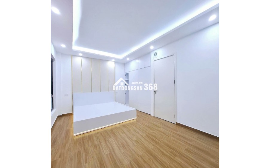 Tô Vĩnh Diện, Thanh Xuân, full nội thất, ngõ đẹp, gần phố, sát oto, nở hậu, 40m, 8.2 tỷ
