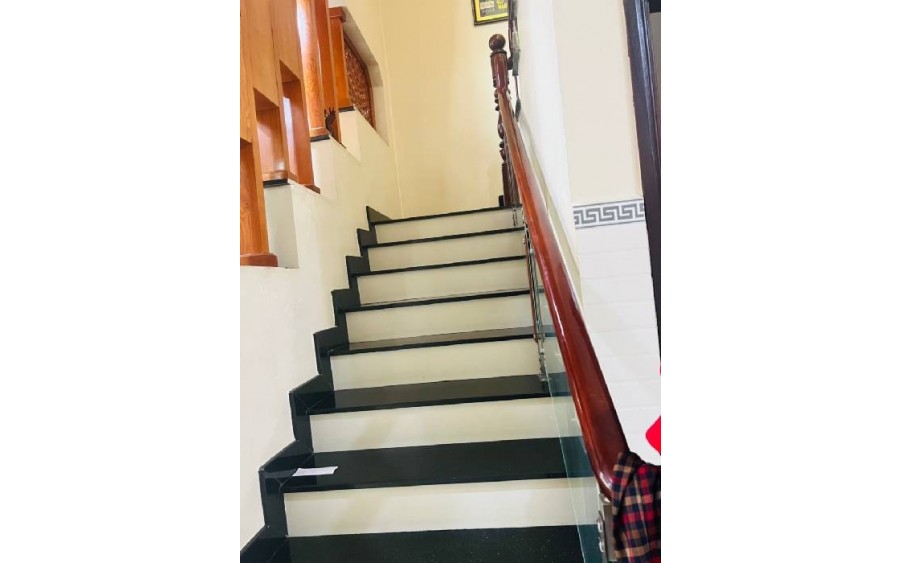TÂN KỲ TÂN QUÝ - TÂN PHÚ - 64M2 (4,6x14) 4 TẦNG - HẺM XE TẢI TRÁNH - GẦN MẶT TIỀN - NGANG 4,5M - NGAY TT THƯƠNG MẠI SIÊU THỊ AEON SẦM UẤT