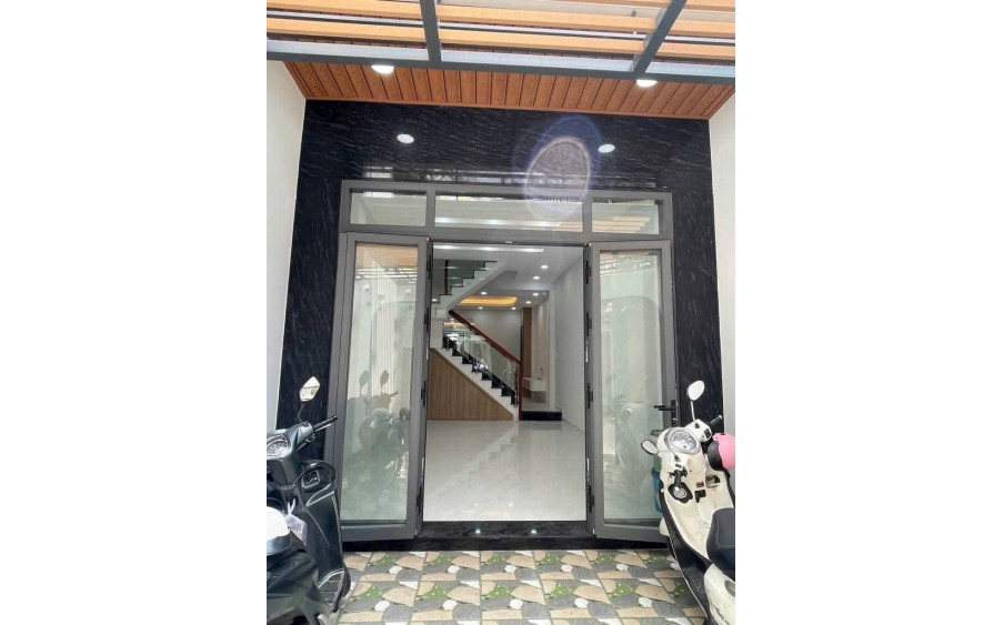 BÁN NHÀ TRỊNH ĐÌNH TRỌNG - GIÁP QUẬN 11 - 100M2 (4.2X22) NỞ HẬU 4.8M - HẺM ÔTÔ ĐƯỜNG NHỰA 6M THÔNG - 3 TẦNG MỚI ĐẸP - GIÁ 10 TỶ 6 TL