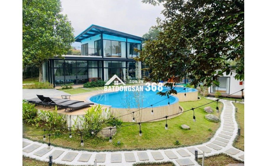 Chính chủ cần bán khu nghỉ dưỡng hơn 2000m² Ba Vì thiết kế hiện đại, view thoáng đẹp.