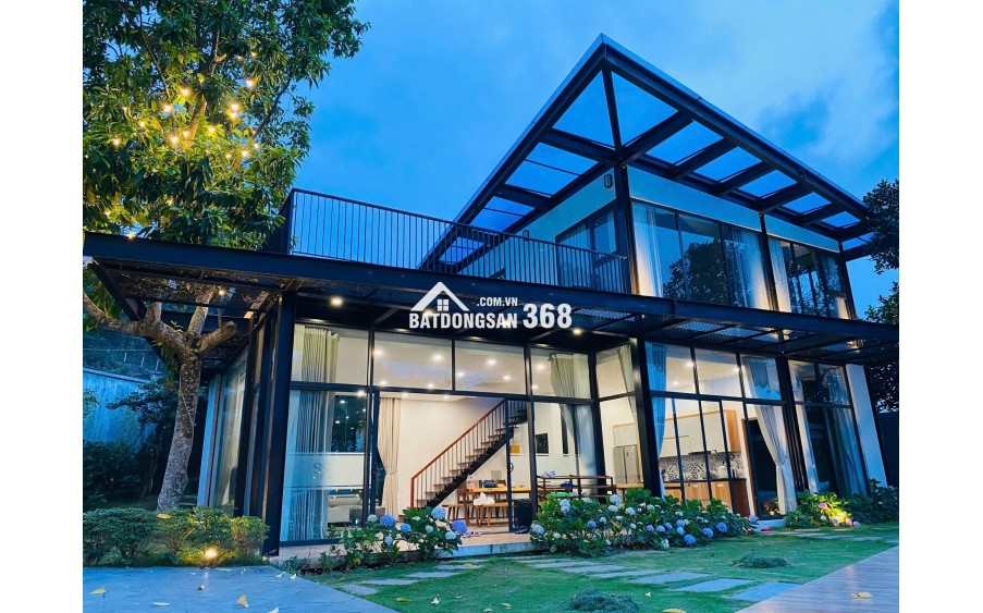 Chính chủ cần bán khu nghỉ dưỡng hơn 2000m² Ba Vì thiết kế hiện đại, view thoáng đẹp.