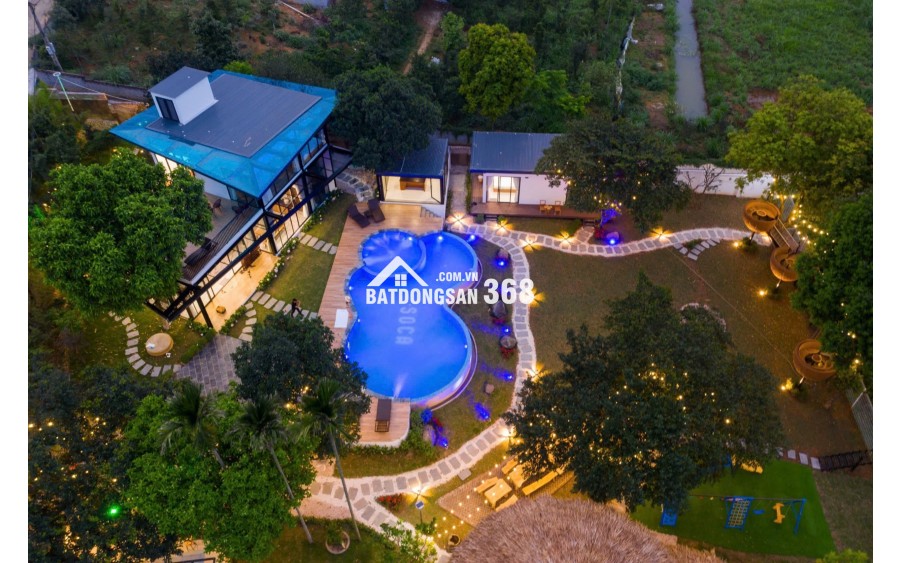 Chính chủ cần bán khu nghỉ dưỡng hơn 2000m² Ba Vì thiết kế hiện đại, view thoáng đẹp.