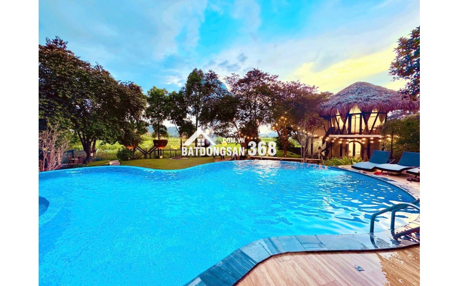 Chính chủ cần bán khu nghỉ dưỡng hơn 2000m² Ba Vì thiết kế hiện đại, view thoáng đẹp.