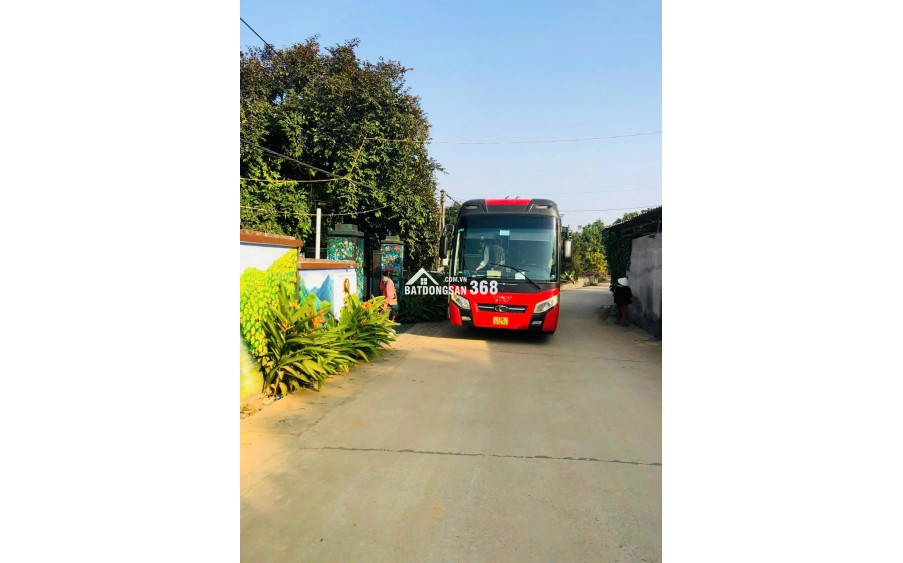 Chính chủ cần bán khu nghỉ dưỡng hơn 2000m² Ba Vì thiết kế hiện đại, view thoáng đẹp.