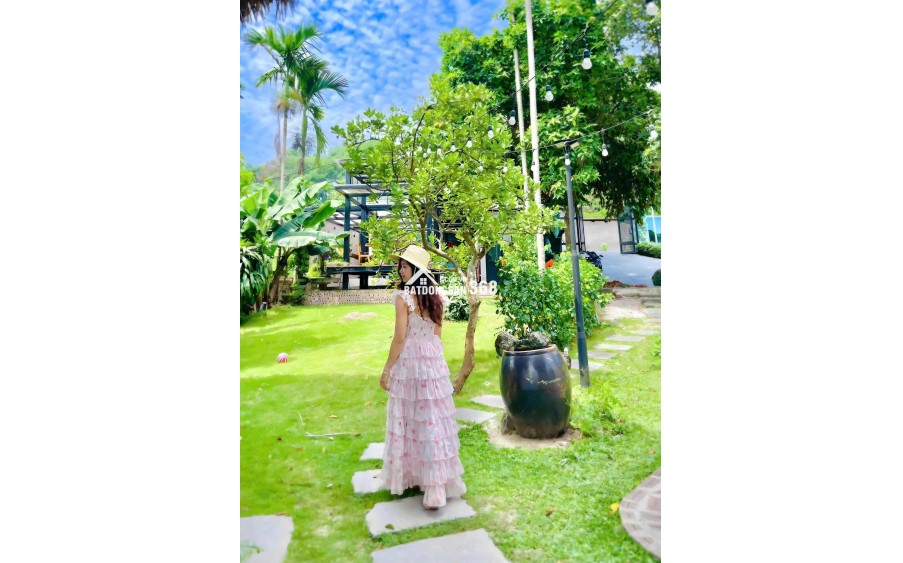 Chính chủ cần bán khu nghỉ dưỡng hơn 2000m² Ba Vì thiết kế hiện đại, view thoáng đẹp.