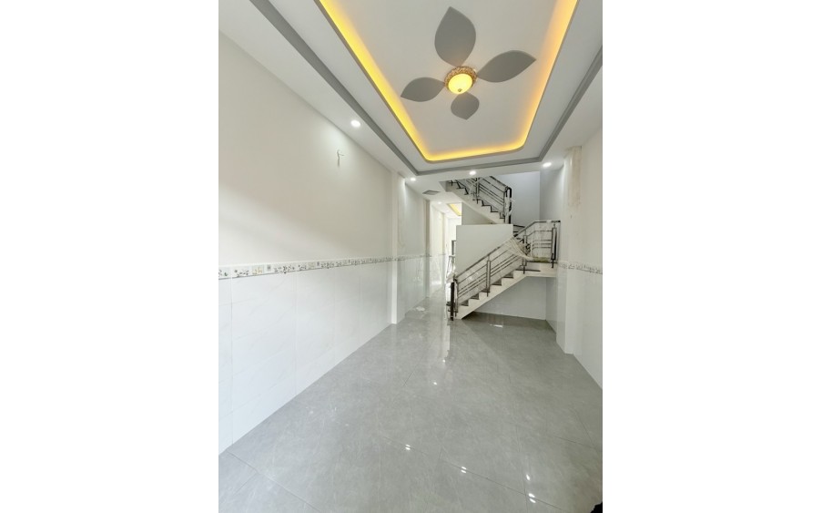 Nhà đẹp trung tâm giá tốt