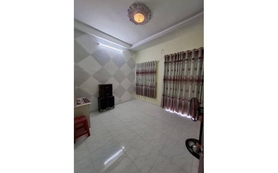 Bình Tân, Lê Văn Quới Ngay Chợ KD Mua Bán Sầm Uất, DT 56m2 (4x14m) 4 Tầng, Hẻm Xe Ôtô, Nhỉnh 6 Tỷ Còn TL