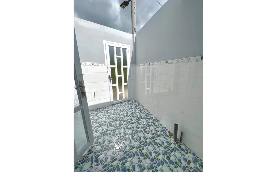 Cho thuê nhà 2pn 1wc 105m2