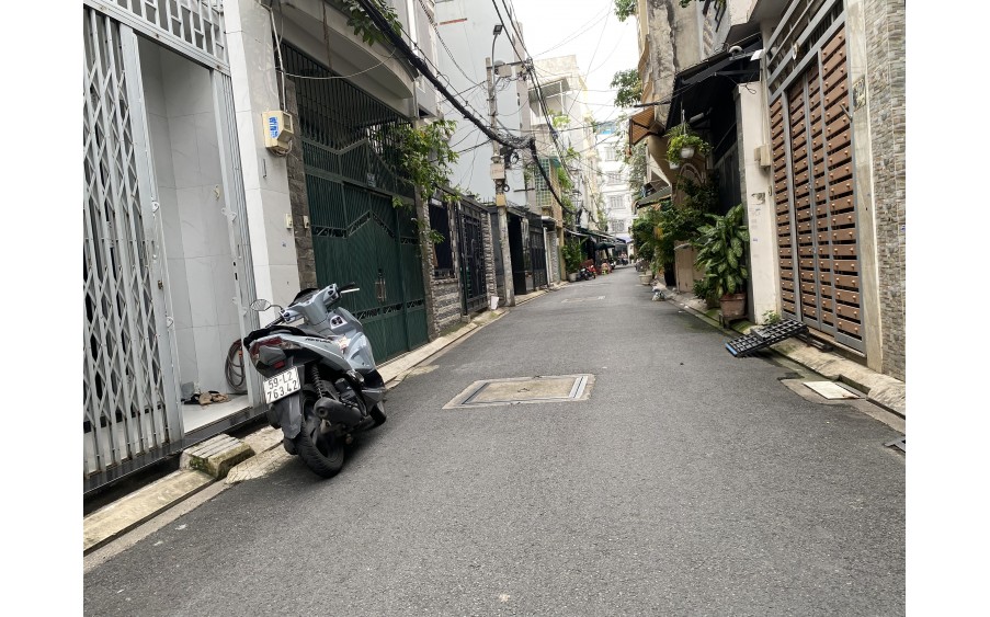 Bán nhà 3 tầng hẻm xe hơi