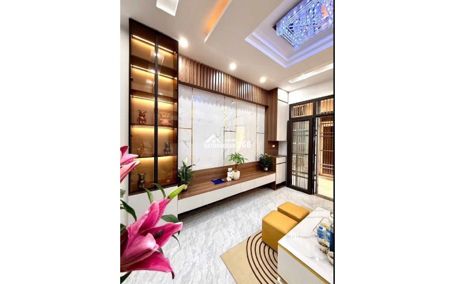 BAN NHÀ TRUNG TÂM HUYỆN , NGÕ NÔNG Ô TÔ ĐỖ CỬA 40m/ 5 TẦNG CHỈ 4 TỶ