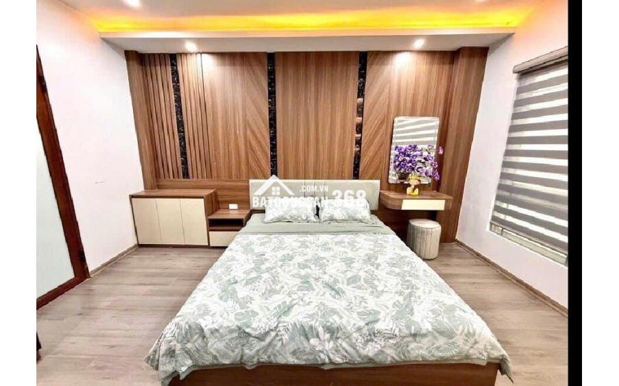 BAN NHÀ TRUNG TÂM HUYỆN , NGÕ NÔNG Ô TÔ ĐỖ CỬA 40m/ 5 TẦNG CHỈ 4 TỶ