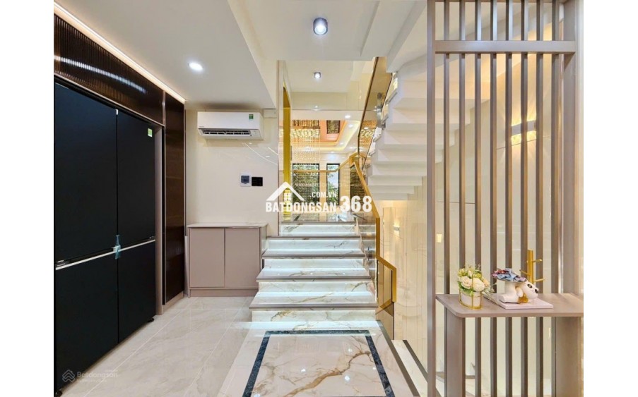 Bán nhà hxh Quang Trung, P. 8, Q. Gò Vấp. Nhà đẹp 5 tâng, có thang máy, full nội thất