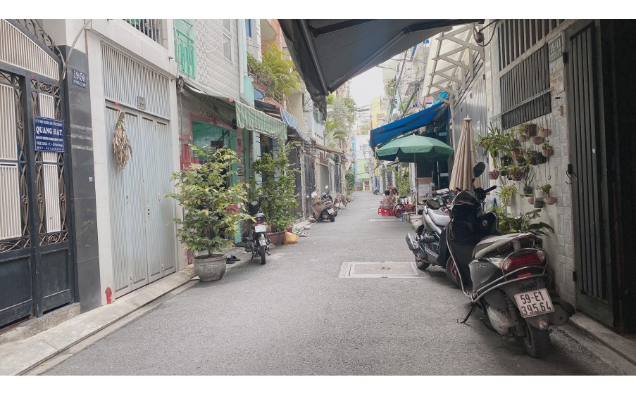 Bán nhà 3 tầng hẻm xe hơi