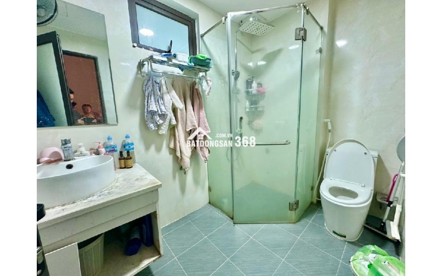 Bán nhà phố Thanh Nhàn, 40 m2, 5 T, ngõ thông, gần ô tô tránh, giá 6,15 tỷ