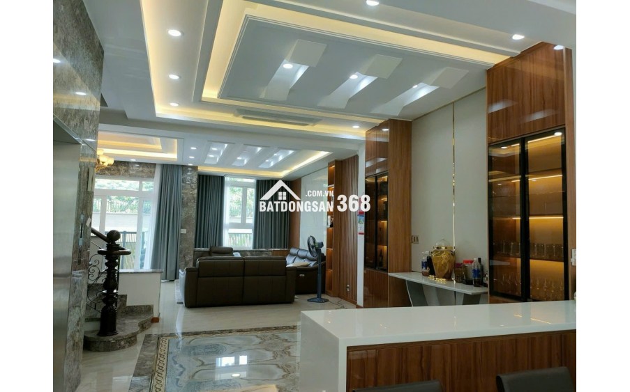 Bán nhà mặt tiền đường số 94 Quận 2 160m2 5 tầng BTCT NGANG KHỦNG 8M