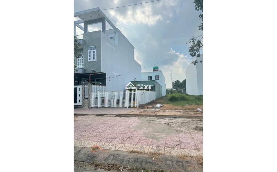 CHÍNH CHỦ BÁN GẤP LÔ ĐẤT ĐẸP – ĐƯỜNG D8, TP. TÂN AN, LONG AN 207M2 CHỈ 2 TỶ 5, SỔ HỒNG RIÊNG
