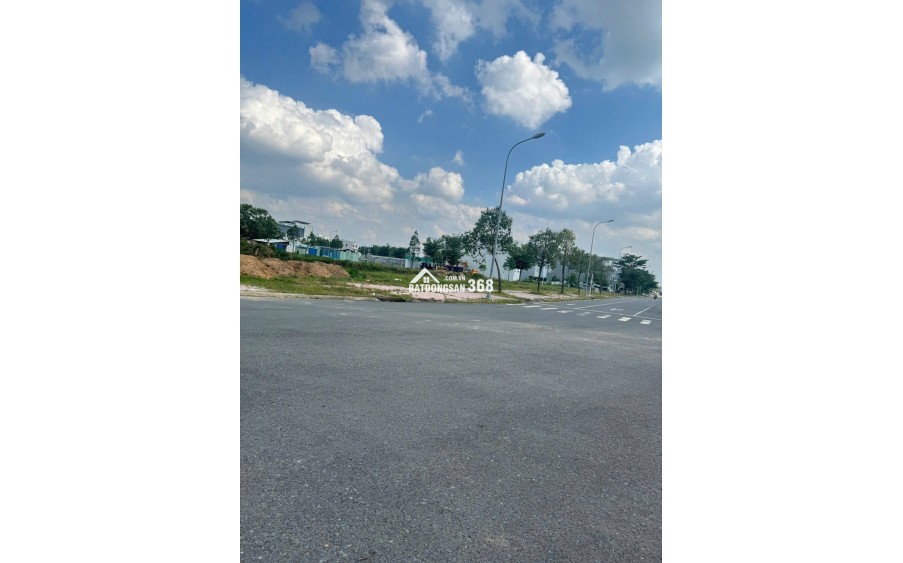 CHÍNH CHỦ BÁN GẤP LÔ ĐẤT ĐẸP – ĐƯỜNG D8, TP. TÂN AN, LONG AN 207M2 CHỈ 2 TỶ 5, SỔ HỒNG RIÊNG