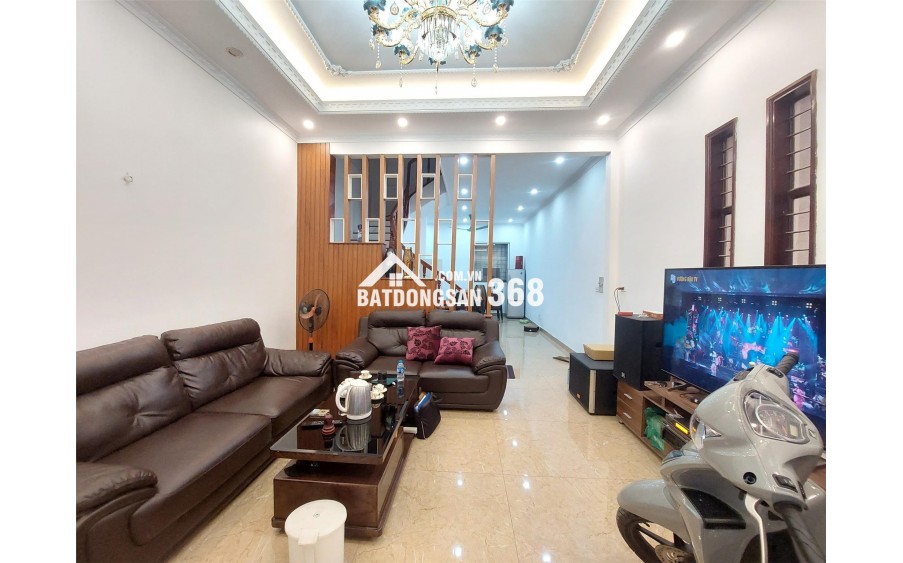 Bán nhà mặt phố Ngọc Lâm 68m2, 5 tầng, kinh doanh đỉnh, giá cực hiếm