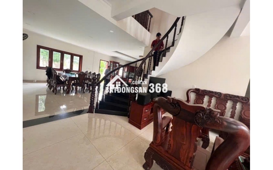 BIỆT PHỦ SÂN VƯỜN – MẶT TIỀN ĐƯỜNG LỚN – FULL NỘI THẤT – TÂN XUÂN 2, HÓC MÔN