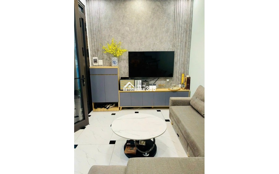 Nhà Võ Chí Công – 30m2 x 5 tầng – SÁT ĐƯỜNG LỚN – GIÁ 7.6 TỶ