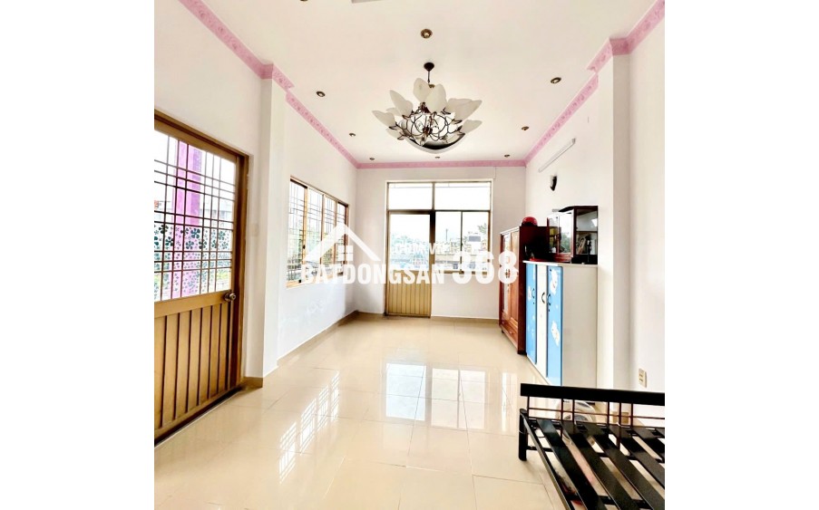 BÁN NHÀ Q10- MẶT TIỀN NGAY CHỢ NGUYỄN TRI PHƯƠNG- 5 TẦNG Ở NGAY: NHỈNH 10 TỶ. Mr Vũ: 0933 910 039