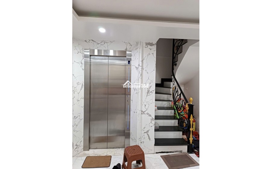 Bán Nhà Thag Máy Hoàng Hoa Thám ,10.7 Tỉ,DT Sổ 40m ,MT 6m ,1nhà ra Phố