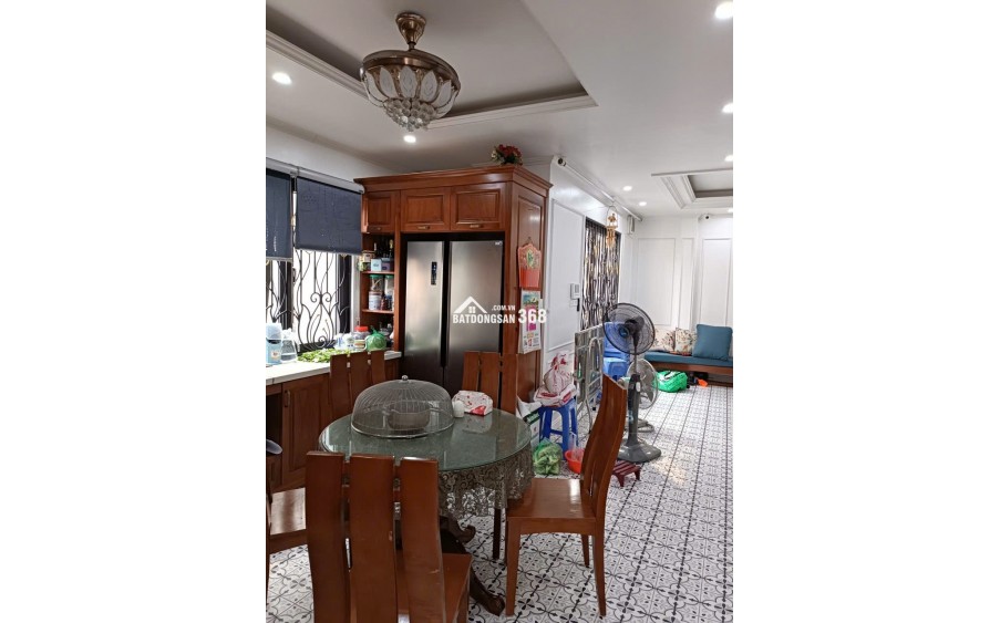 Bán Nhà Thag Máy Hoàng Hoa Thám ,10.7 Tỉ,DT Sổ 40m ,MT 6m ,1nhà ra Phố