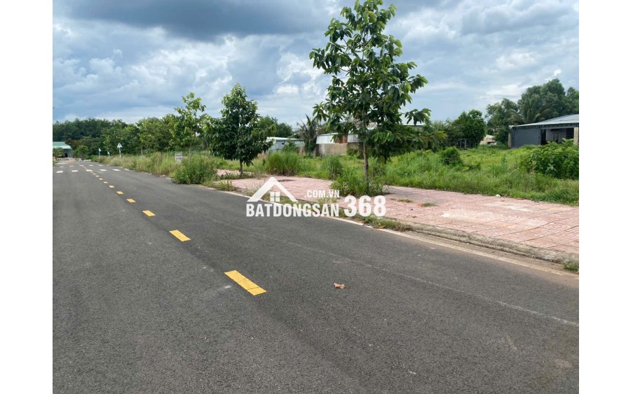 300tr/200m2 mặt tiền nhựa 8m , ngay chợ Tân Phước , cách DT 753 chỉ 50m