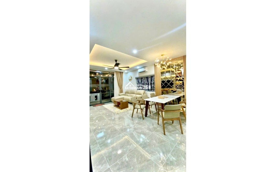 BÁN NHÀ Q10- HẺM 6M THÔNG CMT8- NGANG HƠN 5M- CĂN GÓC 3 TẦNG 3 PHÒNG NGỦ NỘI THẤT SỊN: 11 TỶ NHỈNH