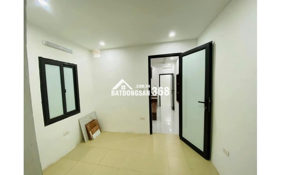THANH XUÂN NGÕ RỘNG GẦN PHỐ BÁN ĐẤT TẶNG NHÀ 4 TẦNG 50M2 Ở LUÔN