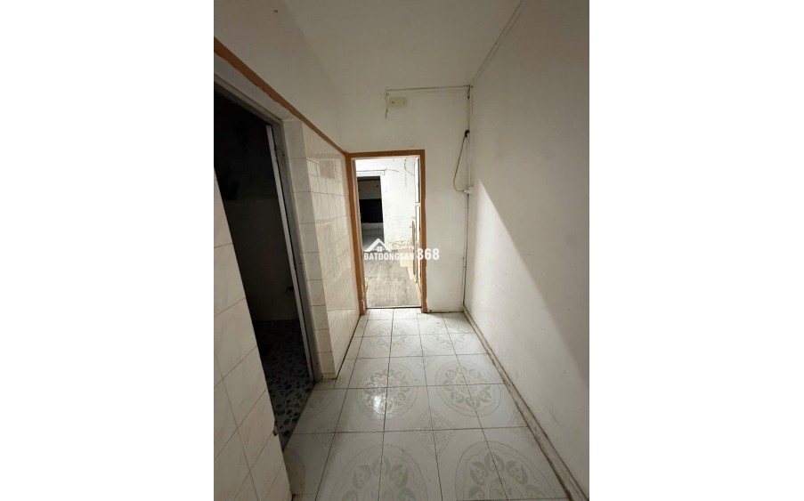 Nhà bán dành cho đầu tư, kinh doanh spa, Văn phòng, lớp học có chỗ để xe rộng giá chỉ 3,88 tỷ