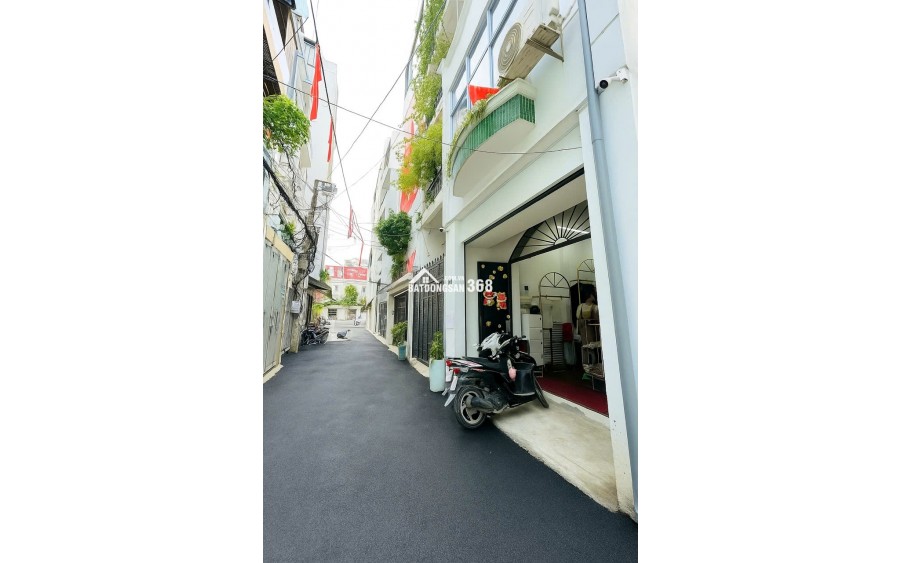 16 TỶ: BÁN NHÀ QUẬN 3- TRẦN HƯNG ĐẠO NGUYỄN VĂN CỪ- 4M x 13M- 3 TẦNG XE HƠI TRONG NHÀ.VŨ 0933910039