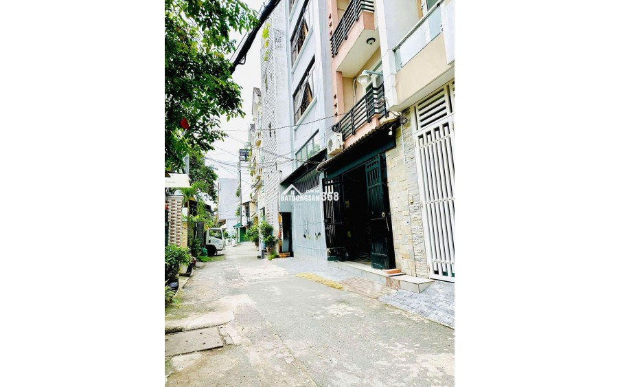 6 Tỷ nhỉnh: Nhà Quận 10 - ngay Bệnh Viện 115 - Xe hơi trong nhà 4 Tầng Ngang hơn 4m. VŨ 0933910039