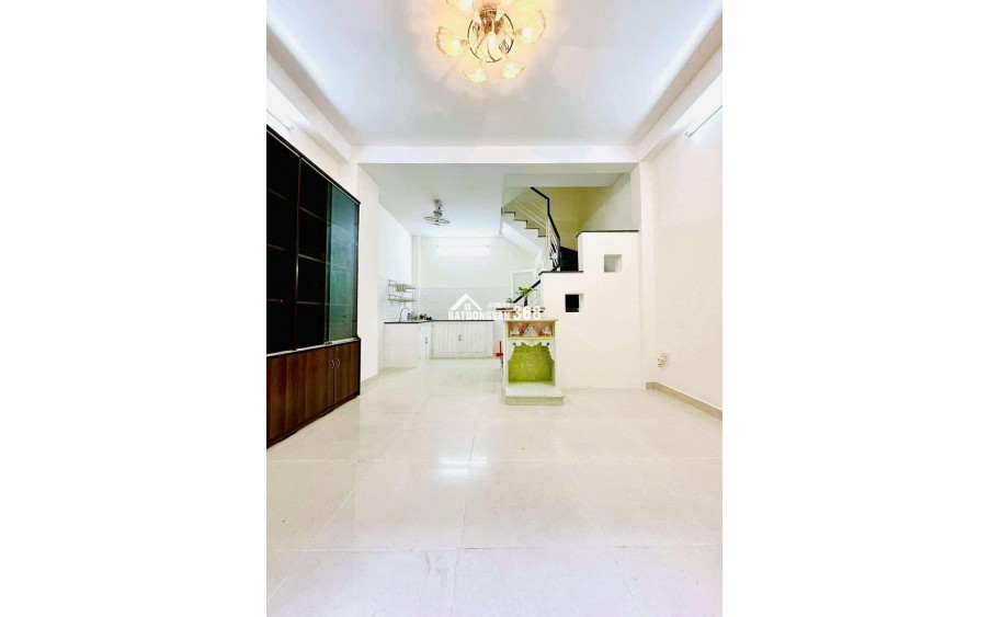 6 Tỷ nhỉnh: Nhà Quận 10 - ngay Bệnh Viện 115 - Xe hơi trong nhà 4 Tầng Ngang hơn 4m. VŨ 0933910039