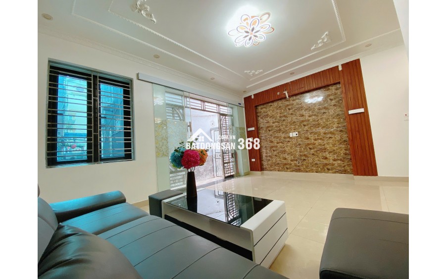 GỐC DÂN ĐỘC LẬP SÂN CỔNG ĐẸP HÀO KHÊ