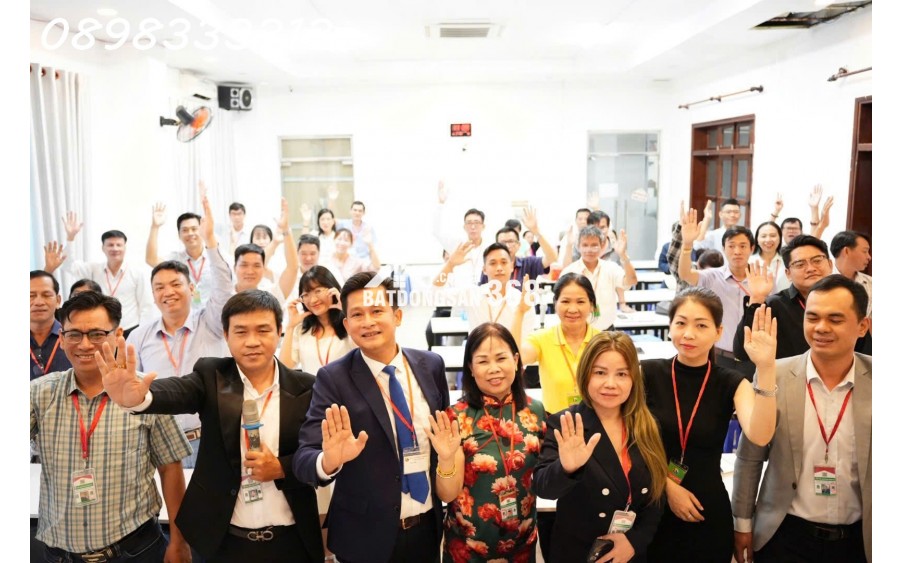 TUYỂN DỤNG BẤT ĐỘNG SẢN  VẠN PHÚ LAND 8 LÊ TRUNG NGHĨA khu K300 Cộng Hòa