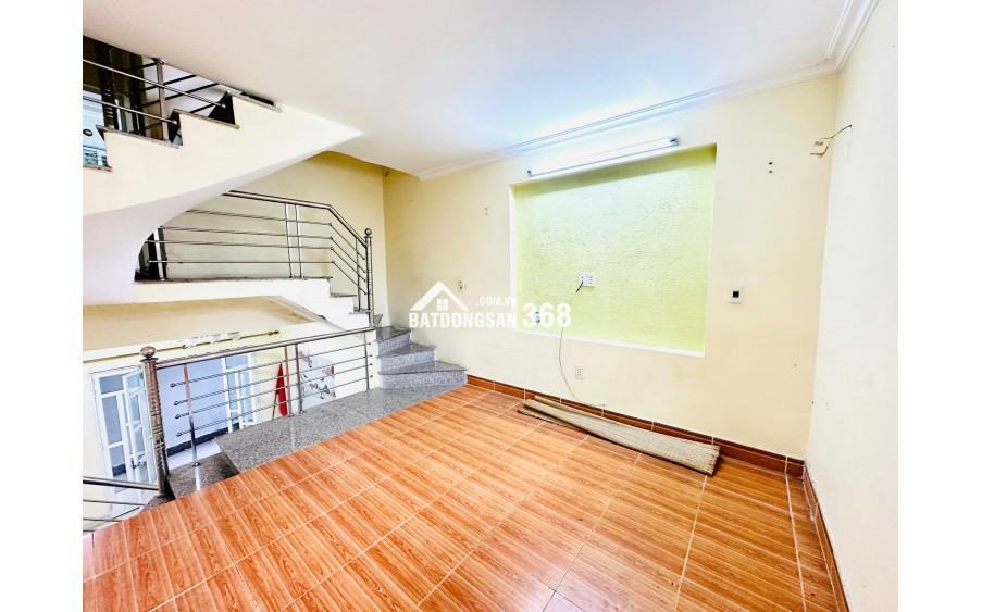 ĐÌNH ĐÔNG 3.5 TẦNG GIA CHỈ 2 TỶ BÌA ĐẸP.