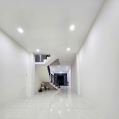 Bán nhà 3 tầng mới tinh