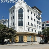 Cho thuê biệt thự ngõ 214 Nguyễn Xiển ,120m x 5 tầng 1 tum thông sàn , thang máy riêng có PCCC