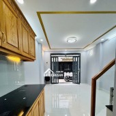 bán nhà khu VIP Quận 10 hơn 6 Tỷ