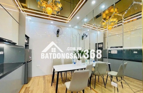 Trung tâm Cầu Giấy, full tiện ích, 3 thoáng, nội thất xa hoa, 31m, 8 tỷ