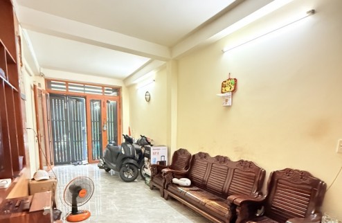Bán nhà c4 hẻm xe hới